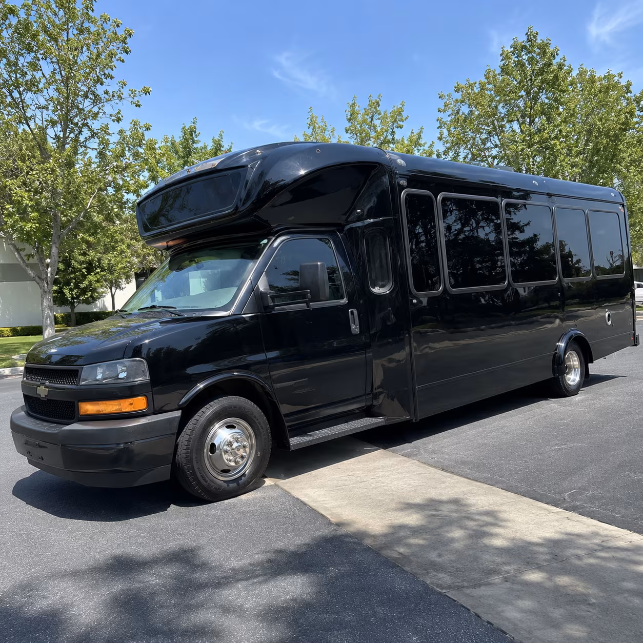 attleboro 15 passenger party bus