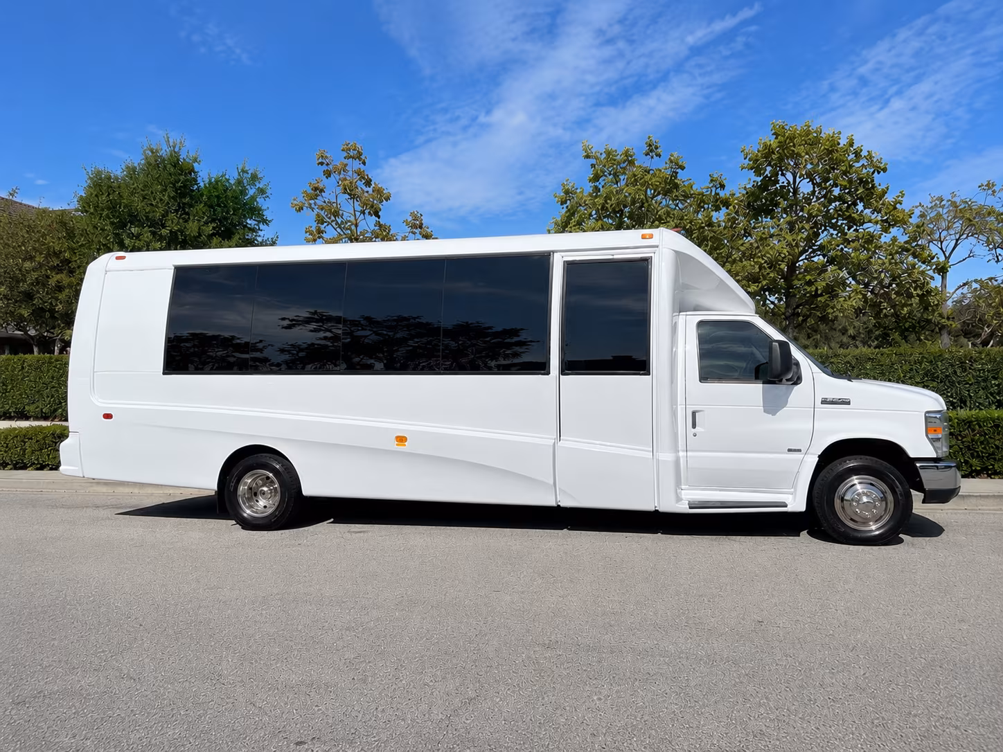 cross the ma ri border without splitting your wedding party into five cars